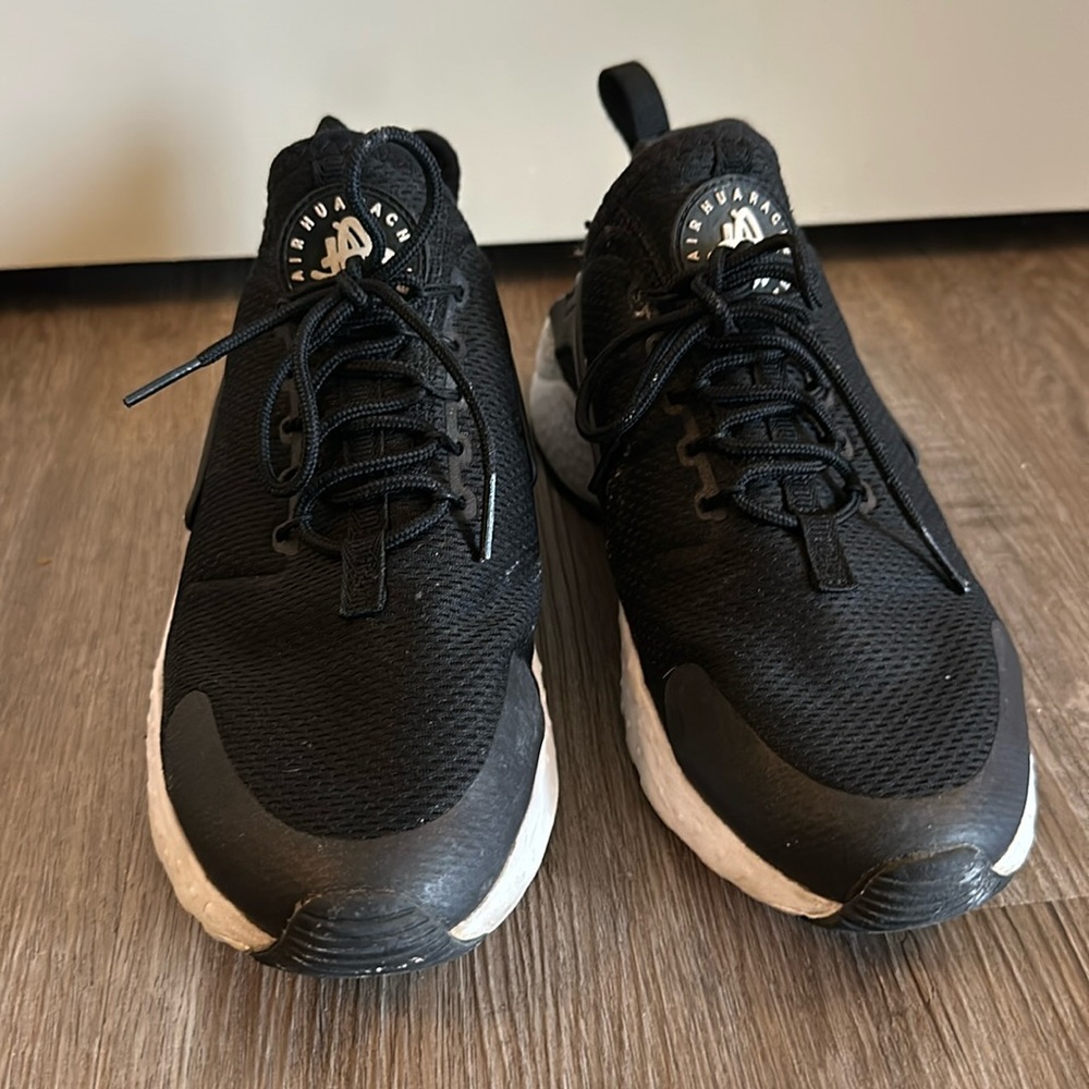 Women’s Nike hurricane